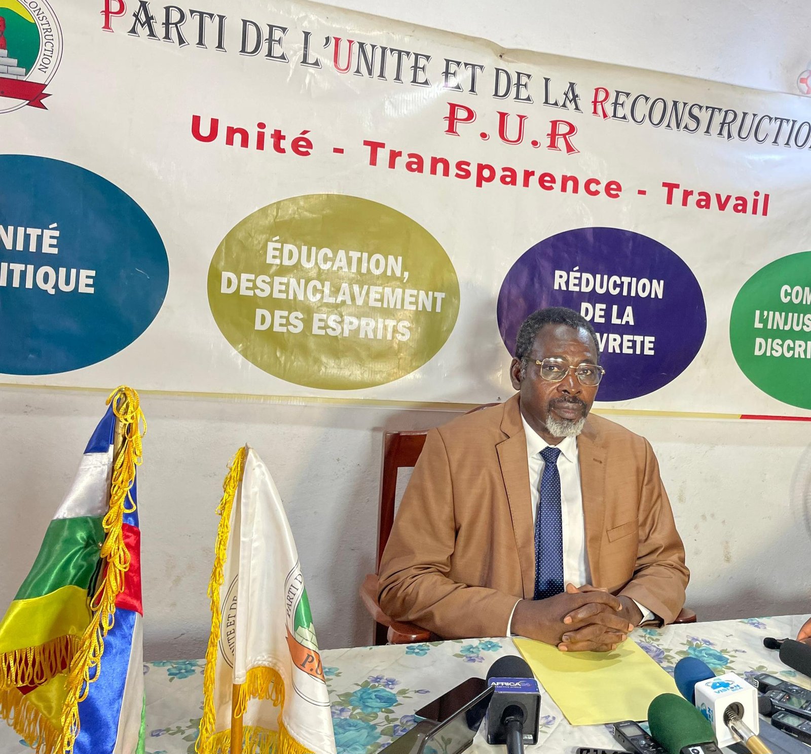 Présidentielle 2025 en Centrafrique : Eddy Symphorien Kparekouti reconnaît la victoire de Touadéra et appelle à la paix